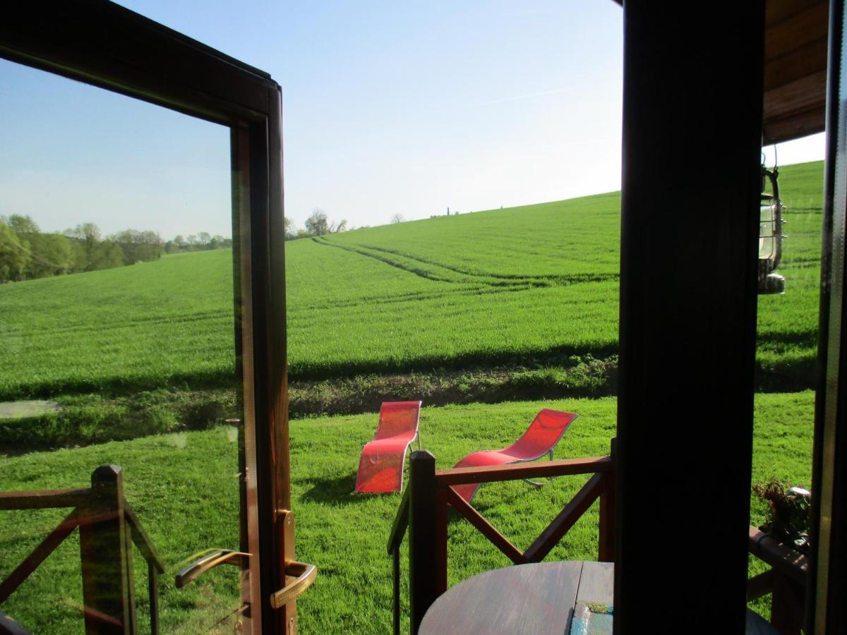 Roulotte Panoramique Du Moulin Bed & Breakfast Chatillon-sur-Marne Bagian luar foto