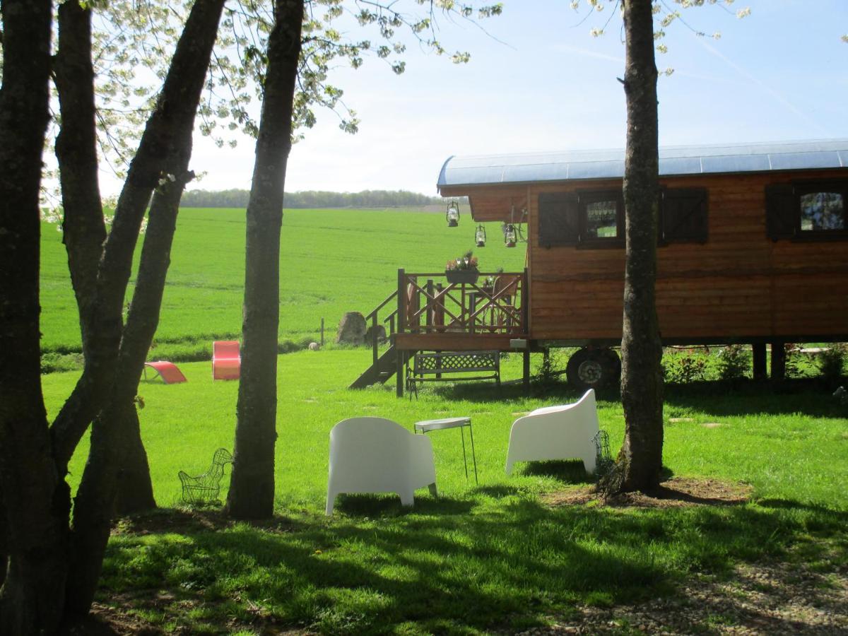 Roulotte Panoramique Du Moulin Bed & Breakfast Chatillon-sur-Marne Bagian luar foto